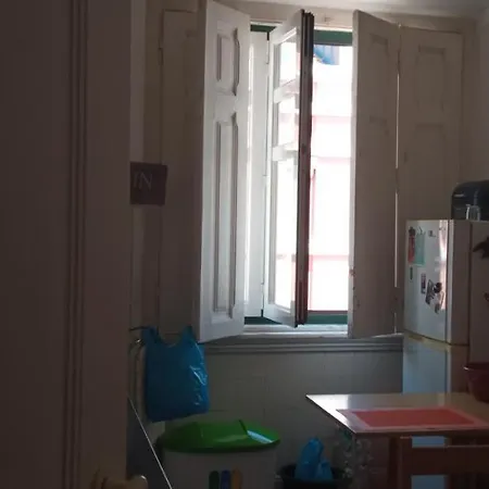 Quiet Room In Anjos Lägenhet