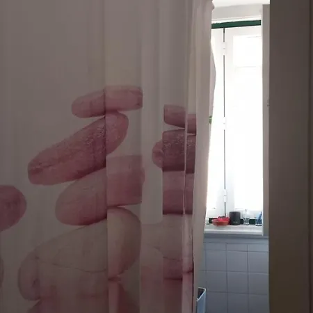 Quiet Room In Anjos * Lisboa